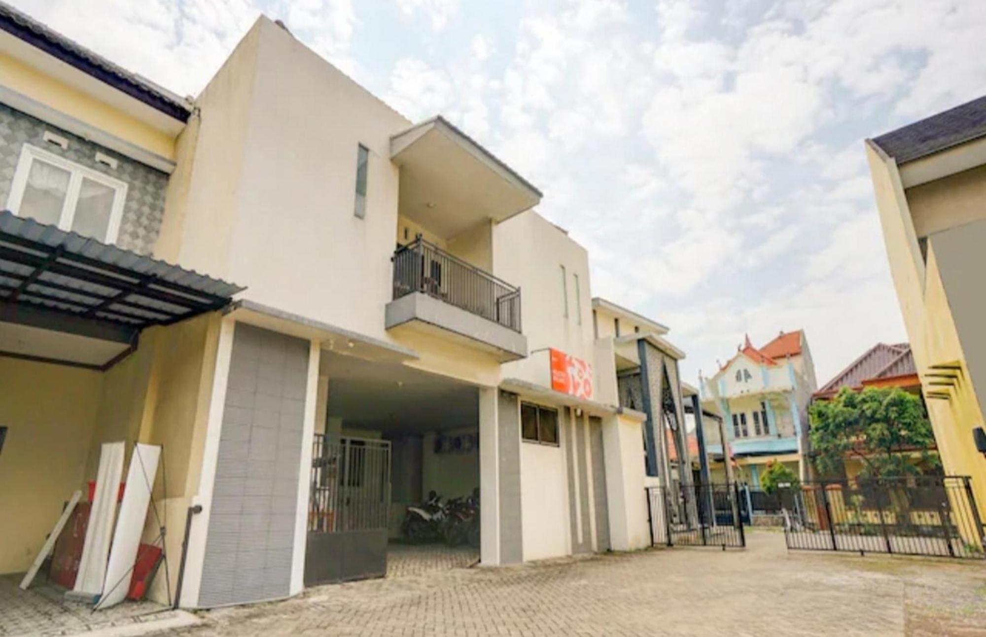 Reddoorz Near Plaza Araya Malang Hotel Blimbing  Eksteriør billede